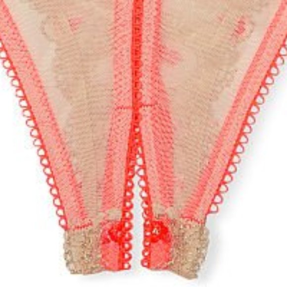 Hearts VS M DREAM ANGELS Heart Embroidery Brazillian Crotchless Panty NWT - Picture 15 of 15